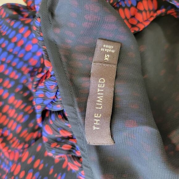 The limited one shoulder with ruffle on bottom - Picture 16 of 16